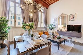 Casa Arias in Lucca With 2 Bedrooms and 1 Bathrooms