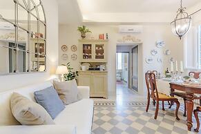 Casa Uccia in Lucca With 1 Bedrooms and 1 Bathrooms