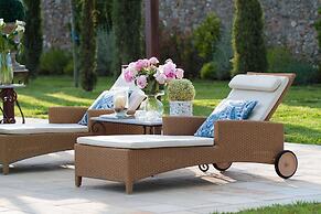 Villa Hugo in Lucca With 5 Bedrooms and 6 Bathrooms