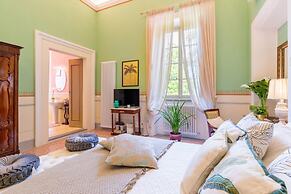 Villa Hugo in Lucca With 5 Bedrooms and 6 Bathrooms