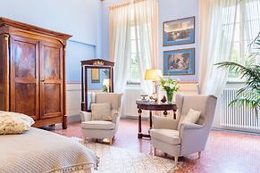 Villa Hugo in Lucca With 5 Bedrooms and 6 Bathrooms