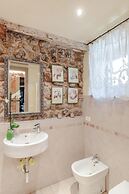 Villa Hugo in Lucca With 5 Bedrooms and 6 Bathrooms