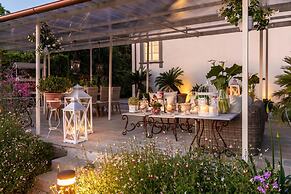 Villa Hugo in Lucca With 5 Bedrooms and 6 Bathrooms