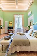 Villa Hugo in Lucca With 5 Bedrooms and 6 Bathrooms