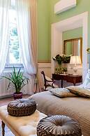 Villa Hugo in Lucca With 5 Bedrooms and 6 Bathrooms