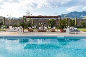 Villa Hugo in Lucca With 5 Bedrooms and 6 Bathrooms