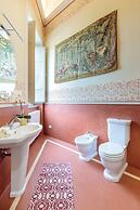 Villa Hugo in Lucca With 5 Bedrooms and 6 Bathrooms