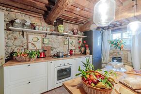 Villa Hugo in Lucca With 5 Bedrooms and 6 Bathrooms