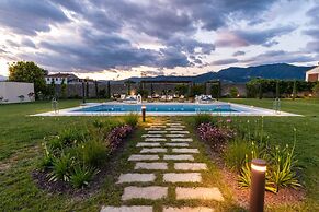 Villa Hugo in Lucca With 5 Bedrooms and 6 Bathrooms