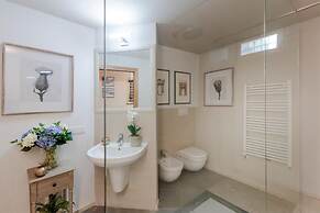 Casa Eda in Lucca With 1 Bedrooms and 1 Bathrooms