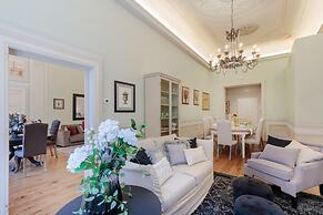 The Medieval Penthouse 5 Bedrooms