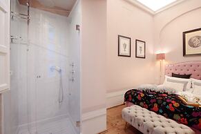 The Medieval Penthouse 5 Bedrooms