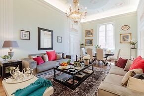 The Medieval Penthouse 5 Bedrooms