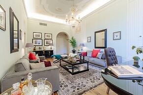 The Medieval Penthouse 5 Bedrooms