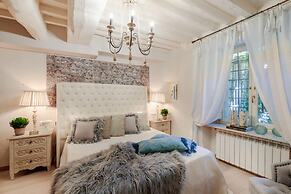 Casa Blanc in Lucca With 1 Bedrooms and 1 Bathrooms