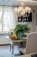 Casa Blanc in Lucca With 1 Bedrooms and 1 Bathrooms