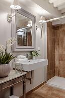 Casa Blanc in Lucca With 1 Bedrooms and 1 Bathrooms