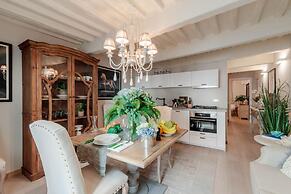 Casa Blanc in Lucca With 1 Bedrooms and 1 Bathrooms