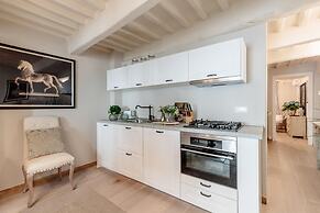 Casa Blanc in Lucca With 1 Bedrooms and 1 Bathrooms