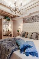 Casa Blanc in Lucca With 1 Bedrooms and 1 Bathrooms