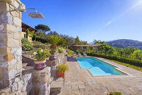 Villa dei Galli in Sant Agata sui Due Golfi