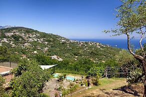 Villa dei Galli in Sant Agata sui Due Golfi