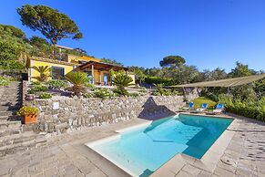 Villa dei Galli in Sant Agata sui Due Golfi