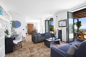 Villa dei Galli in Sant Agata sui Due Golfi