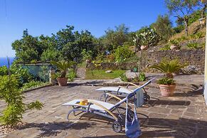 Villa dei Galli in Sant Agata sui Due Golfi