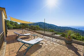 Villa dei Galli in Sant Agata sui Due Golfi