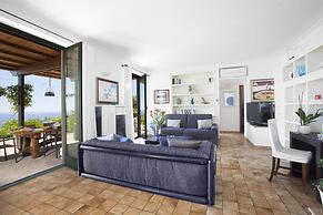 Villa dei Galli in Sant Agata sui Due Golfi