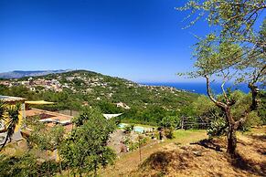 Villa dei Galli in Sant Agata sui Due Golfi