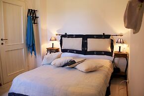 Villino Kenzia 4 Bedrooms Apartment in Stintino