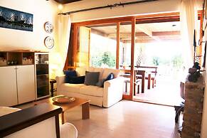 Villino Kenzia 4 Bedrooms Apartment in Stintino