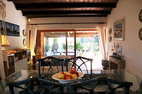 Villino Kenzia 4 Bedrooms Apartment in Stintino