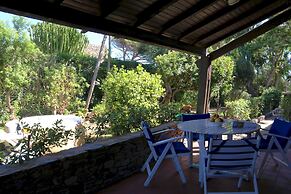 Villino Kenzia 4 Bedrooms Apartment in Stintino