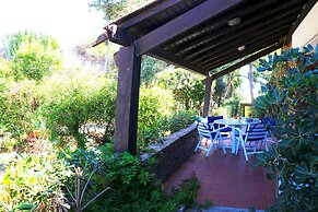 Villino Kenzia 4 Bedrooms Apartment in Stintino