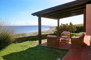 Villino Maja 2 Bedrooms Apartment in Stintino