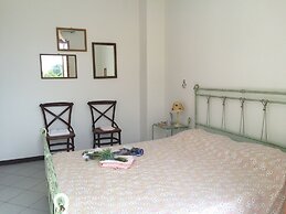 Casa Marta 4 Bedrooms Apartment in Stintino