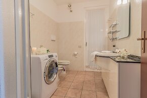 Il Tramonto sul Lago Varenna