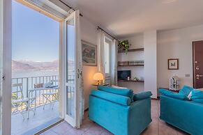 Il Tramonto sul Lago Varenna