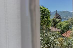 Il Tramonto sul Lago Varenna