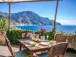 Villa With Terrace and sea View in Ravello ID 3196