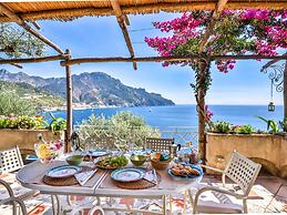Villa With Terrace and sea View in Ravello ID 3196