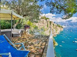 Luxury Room With sea View in Amalfi ID 3935