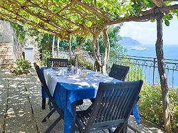 Luxury Room With sea View in Amalfi ID 3938