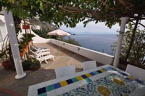 Apartment in Praiano Sea View Terrace A C Wi-fi 6 Guests ID 308