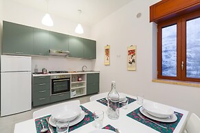 Casana on Christmas Alley by Napoliapartments