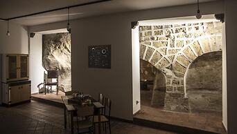 The Rock Apartment in Napoli