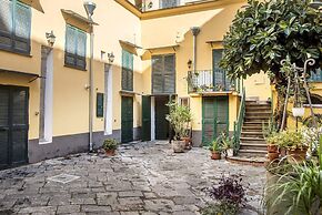 The Rock Apartment in Napoli